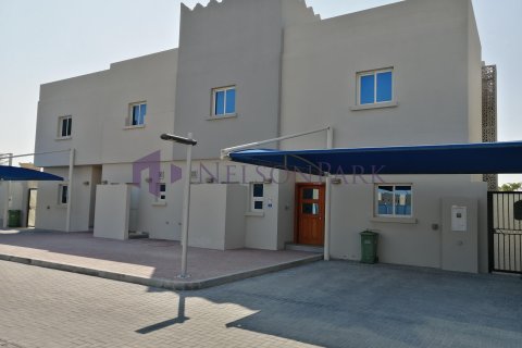 Villa de 4 dormitorios en Doha, Qatar No. 60924 11
