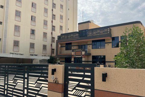 8 bedrooms Villa in Ruwi, Oman No. 54892