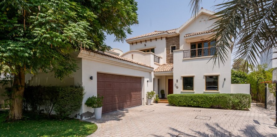 Villa de 4 chambres à Jumeirah Golf Estates, UAE No. 195041