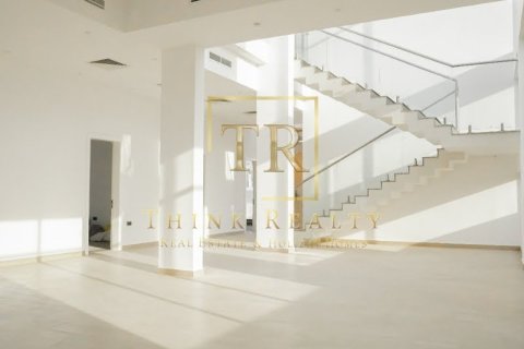 Villa de 6 dormitorios en Jumeirah Park Homes, UAE No. 9455