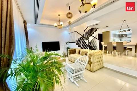 4 bedrooms Townhouse in Dubai, UAE No. 184445 3