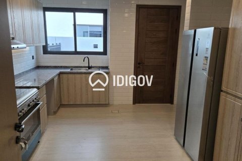 Villa de 6 dormitorios en Damac Lagoons, UAE No. 187960 12