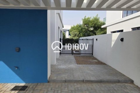 Villa de 6 dormitorios en Damac Lagoons, UAE No. 187960 5