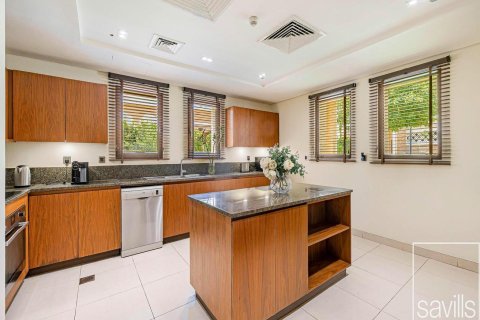 5 bedrooms Apartment in The Crescent, UAE No. 194268 18