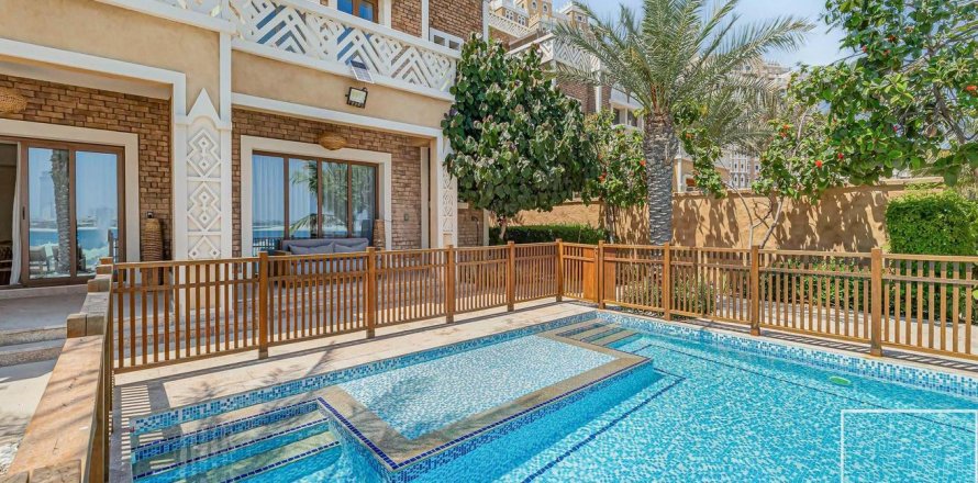 5 bedrooms Apartment in The Crescent, UAE No. 194268