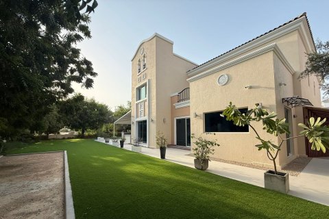 6 bedrooms Villa in Dubai Sports City, UAE No. 208865