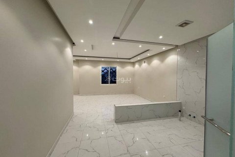 6 bedrooms Villa in Khobar, Saudi Arabia No. 60372 19