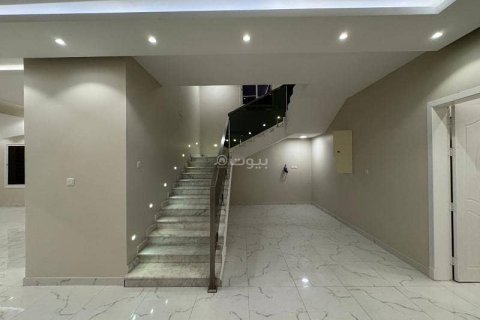 6 bedrooms Villa in Khobar, Saudi Arabia No. 60372 11