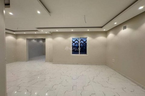6 bedrooms Villa in Khobar, Saudi Arabia No. 60372 18