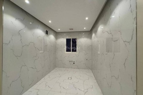 6 bedrooms Villa in Khobar, Saudi Arabia No. 60372 27
