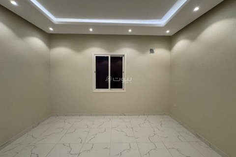 6 bedrooms Villa in Khobar, Saudi Arabia No. 60372 8