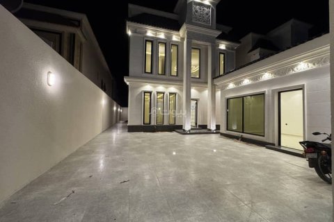 Villa de 6 dormitorios en Khobar, Saudi Arabia No. 60367 3