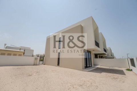 4 bedrooms Townhouse in Town Square, UAE No. 112772