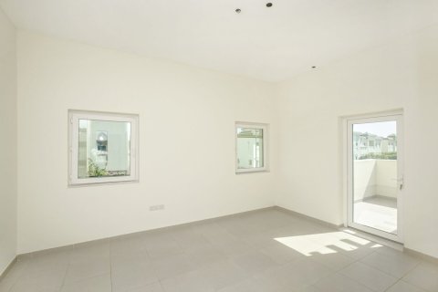 Townhouse de 3 chambres à North Village, UAE No. 187625 7
