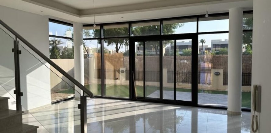 5 bedrooms Villa in DAMAC Hills (Akoya by DAMAC), UAE No. 187623
