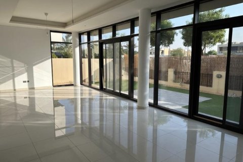 5 bedrooms Villa in DAMAC Hills (Akoya by DAMAC), UAE No. 187623 3