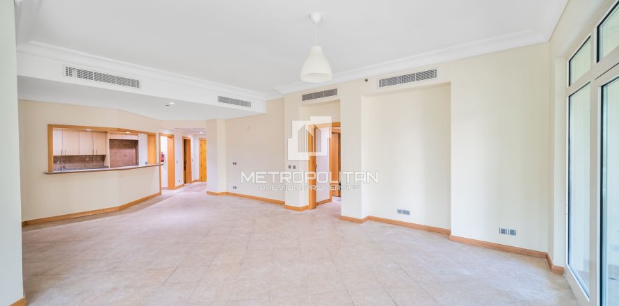 Appartement de 3 chambres à Shoreline Apartments, UAE No. 129577