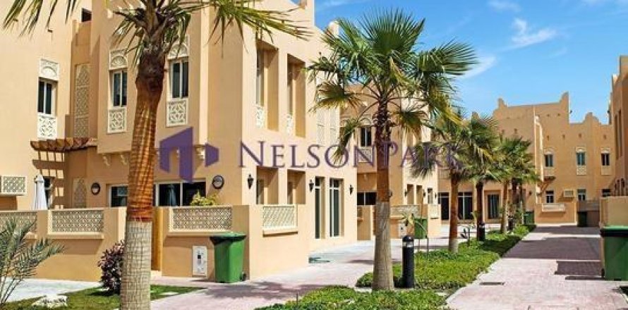 4 غرف نوم فيلا في الدوحة, Qatar رقم 58319