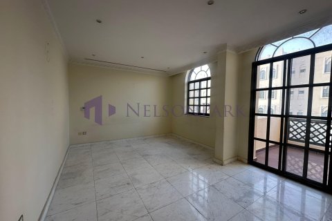 Villa de 4 chambres à Doha, Qatar No. 58258 11