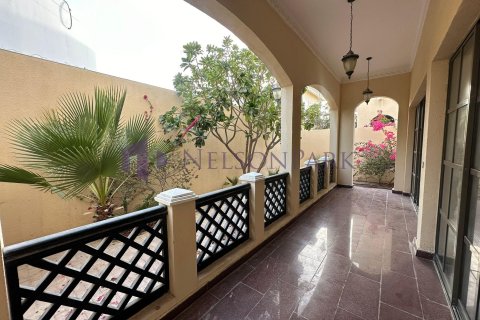 Villa de 4 chambres à Doha, Qatar No. 58258 5