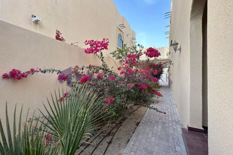 Villa de 4 chambres à Doha, Qatar No. 58258 6