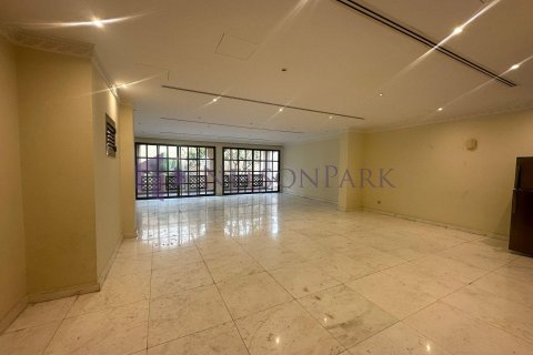 Villa de 4 chambres à Doha, Qatar No. 58258 3