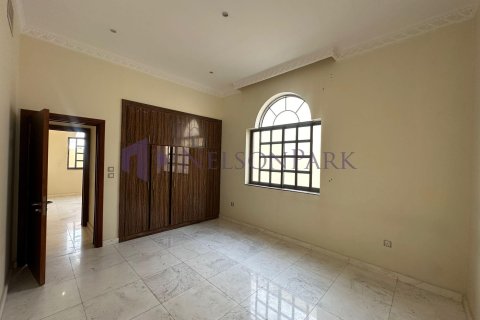 Villa de 4 chambres à Doha, Qatar No. 58258 12