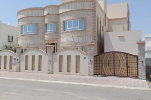 5 bedrooms Villa in Muscat, Oman No. 54670