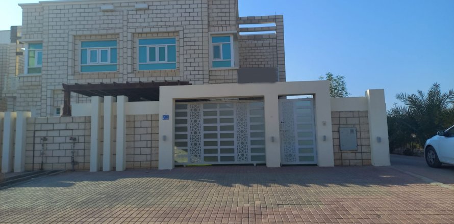 Commercial property de 5 chambres à Al Ansab, Oman No. 54668