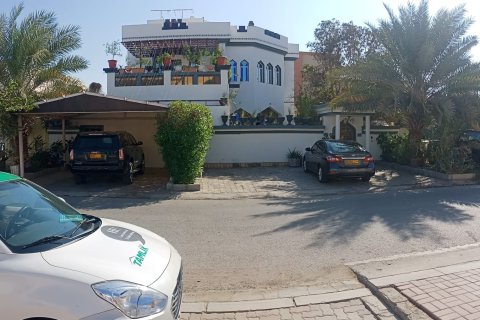 6 bedrooms Villa in Muscat, Oman No. 54669