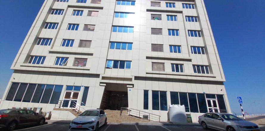 17مربع، عقار تجاري في مسقط , عُمان رقم 54207
