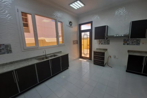 Villa de 5 dormitorios en As Sib, Oman No. 54262 6