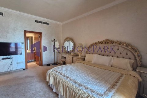 3 bedrooms Apartment in Doha, Qatar No. 58557 6