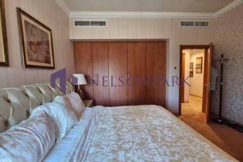 3 bedrooms Apartment in Doha, Qatar No. 58557 7