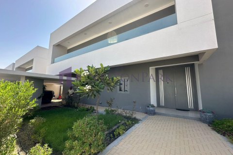 5 bedrooms Villa in Doha, Qatar No. 58582