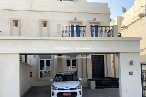 5 bedrooms Villa in Muscat, Oman No. 54109