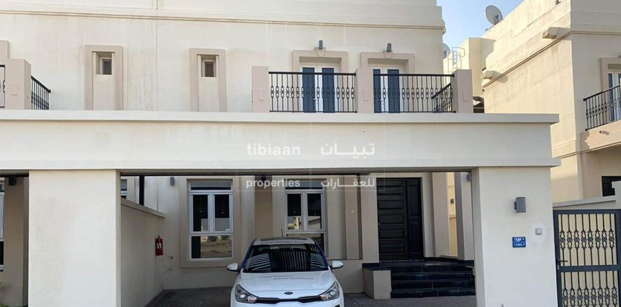 Villa de 5 dormitorios en Muscat, Oman No. 54109