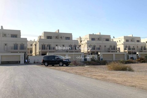 Villa de 5 dormitorios en Muscat, Oman No. 54109 3