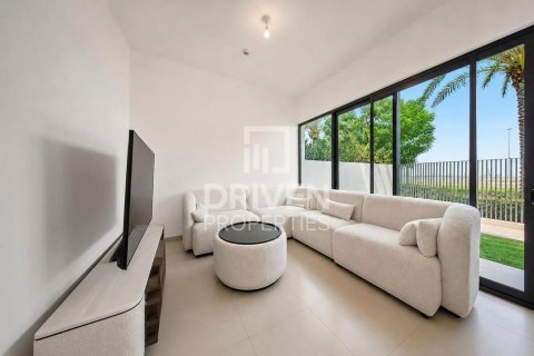 3 bedrooms Townhouse in Sun, UAE No. 202734