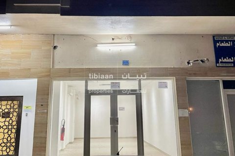 40m² Shop in As Sib, Oman No. 53376 3