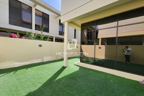 Villa de 3 chambres à DAMAC Hills (Akoya by DAMAC), UAE No. 129682 16
