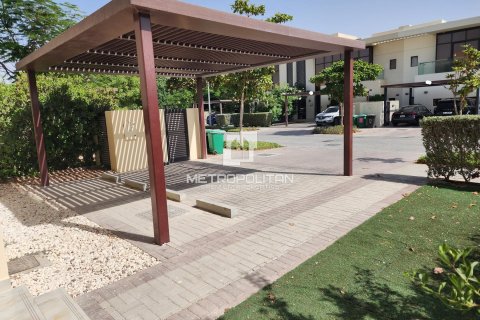 Villa de 3 chambres à The Park Villas, UAE No. 129680