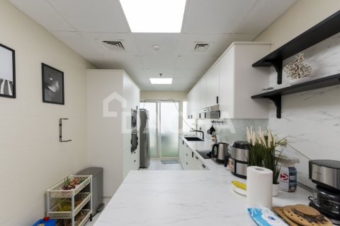 2 bedrooms Apartment in Dubai Sports City, UAE No. 165730 14