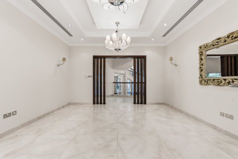 7 bedrooms Villa in Al Barsha, UAE No. 208640 21
