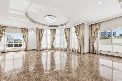 7 bedrooms Villa in Al Barsha, UAE No. 208640 4