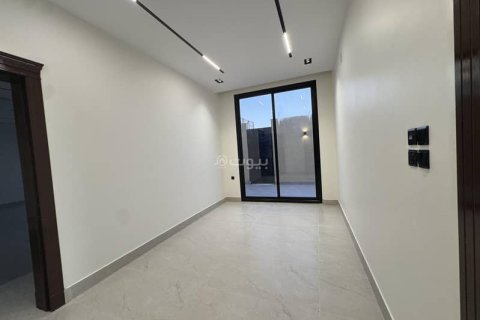 Villa de 5 chambres à Riyadh, Saudi Arabia No. 59991 12