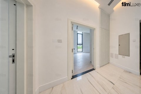 5 bedrooms Villa in Al Barsha, UAE No. 208317 16