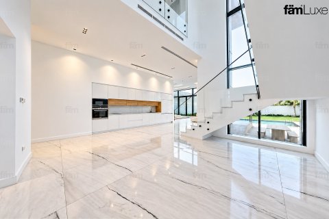 5 bedrooms Villa in Al Barsha, UAE No. 208317