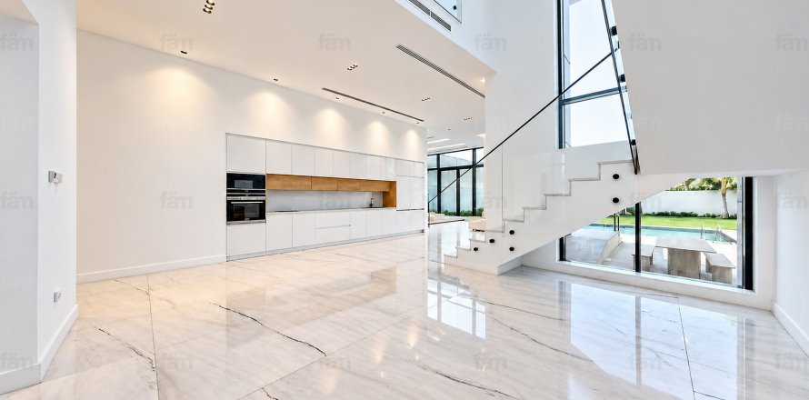 5 bedrooms Villa in Al Barsha, UAE No. 208317