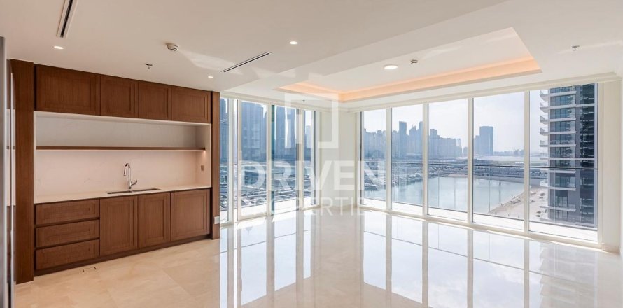 3 bedrooms Apartment in EMAAR Beachfront, UAE No. 191582